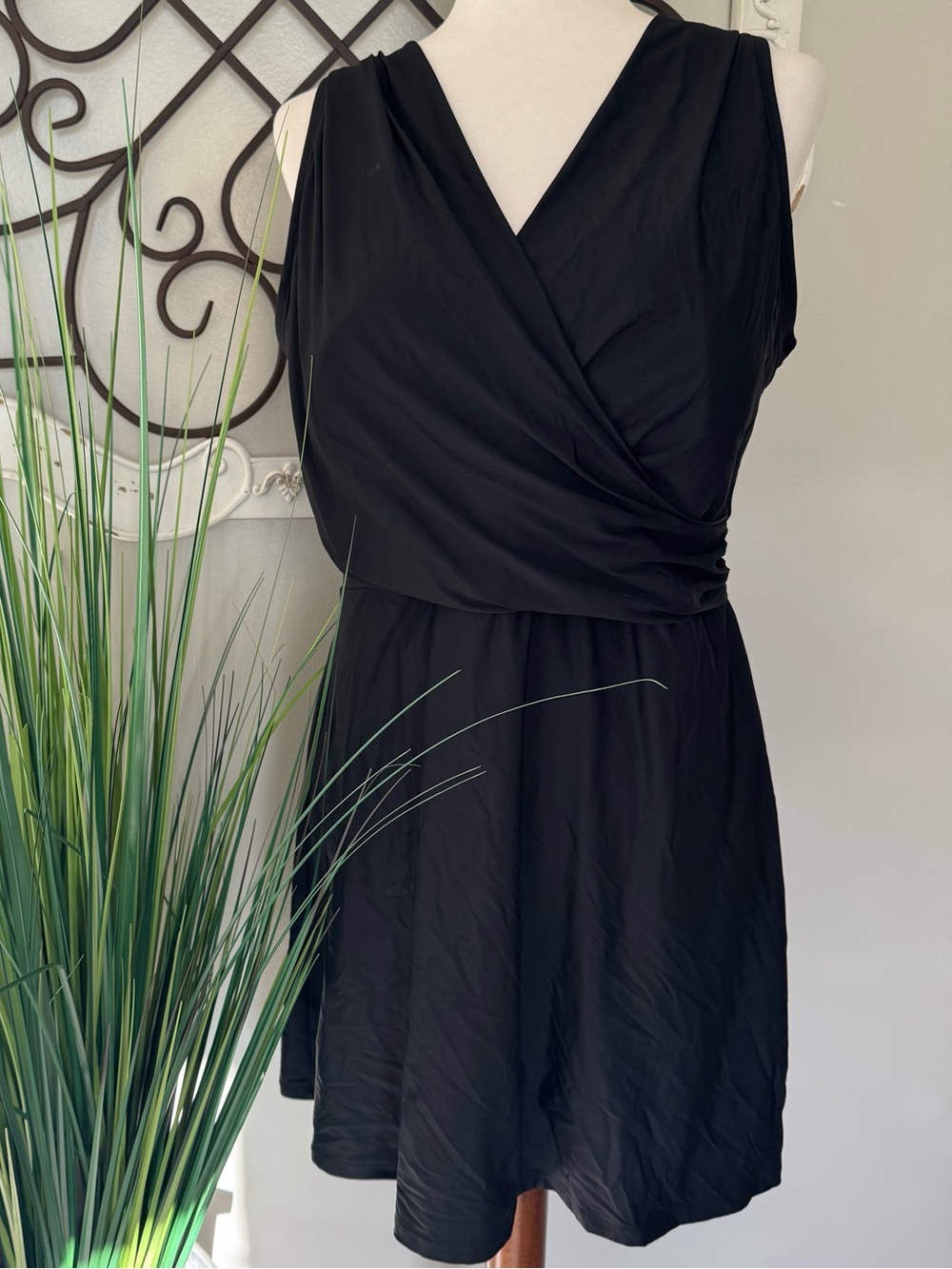 LANDS’ END Size 18DD 18 with DD Cup Black One Piece Swimsuit Swimdress